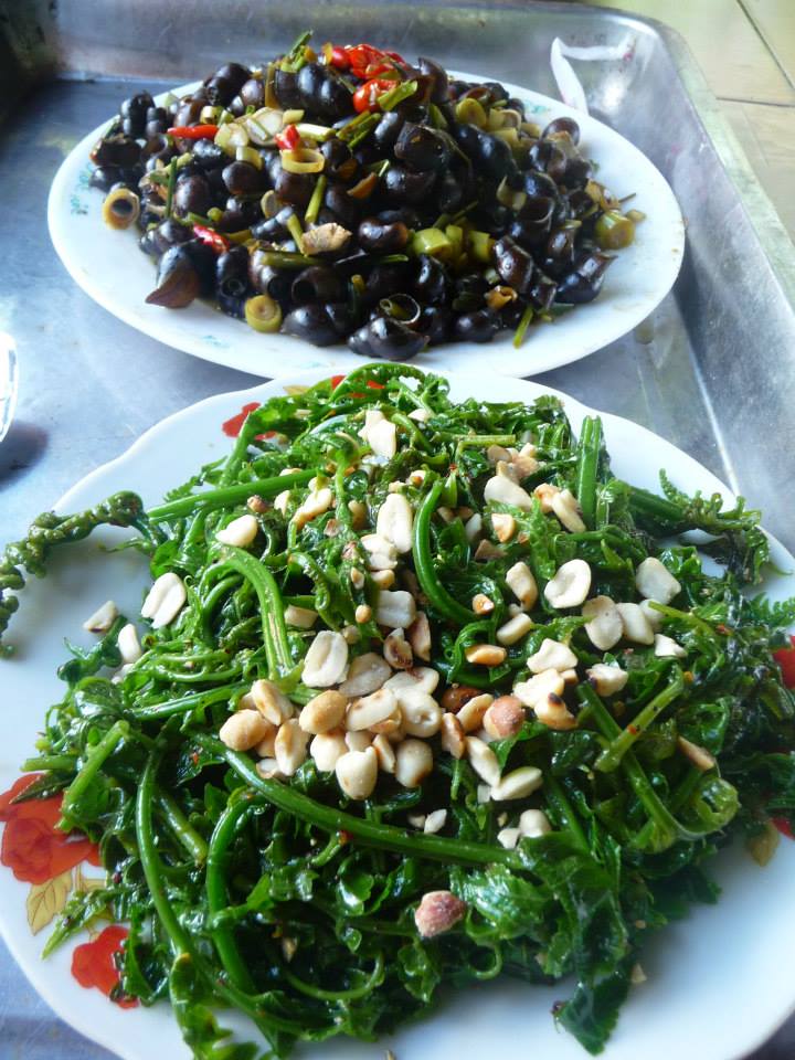 Rau bui xào + Ốc đá