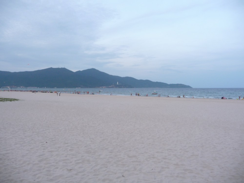 Biển Phạm Văn Đồng