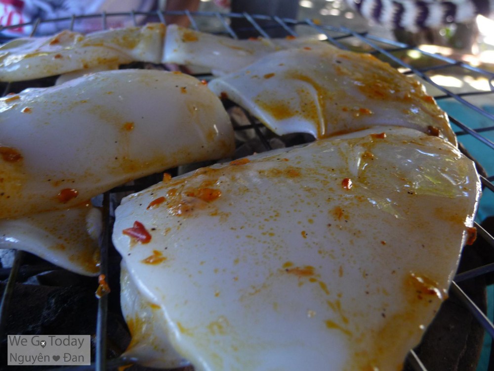 Mực ướp sa tế nướng