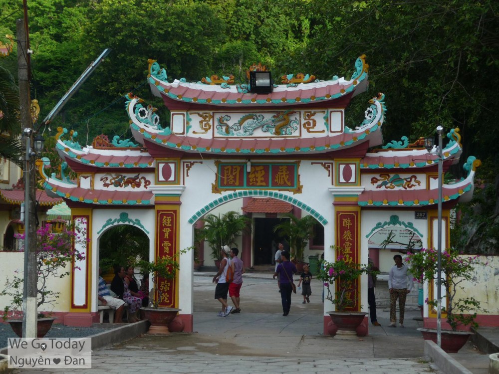 Cổng chùa Hải Sơn