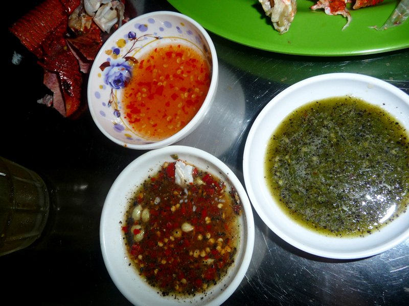 Ba loại nước chấm: nước mắm - muối tiêu chanh - muối tiêu chanh sữa