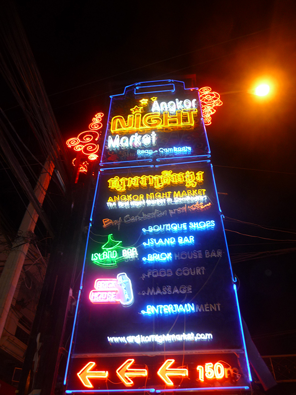 Bảng hướng dẫn các dịch vụ trong Night Market