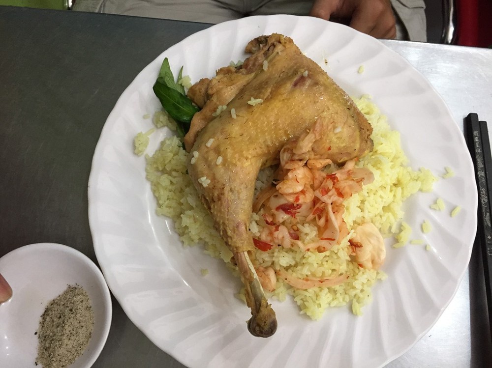 Cơm gà luộc - Bảy Quán - 47 Mai Xuân Thưởng, Qui Nhơn