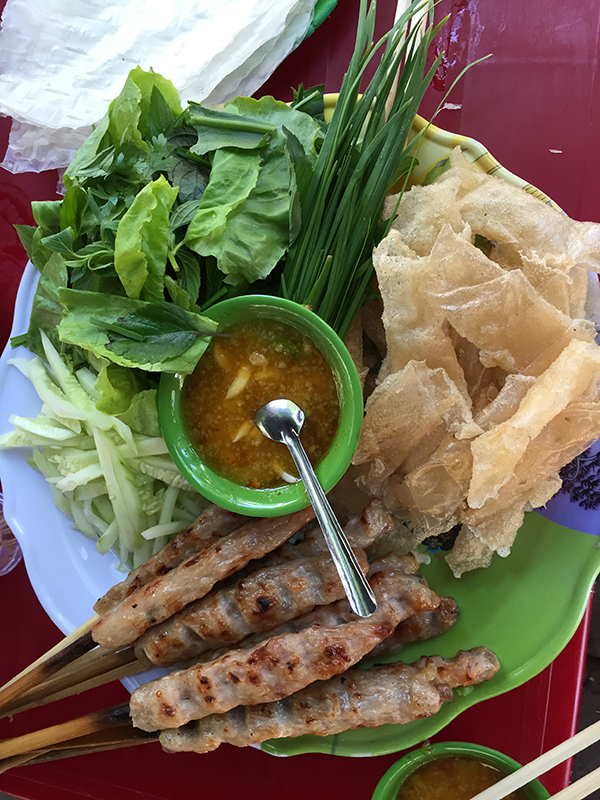 Bánh tráng cuốn nem nướng