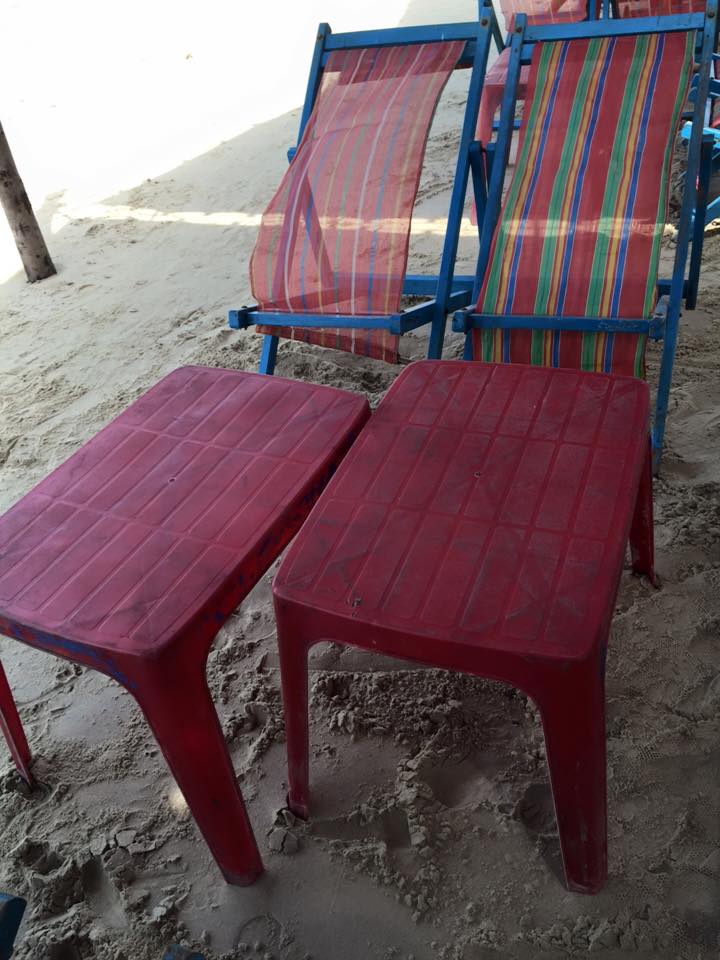 2 cái ghế 100.000đ