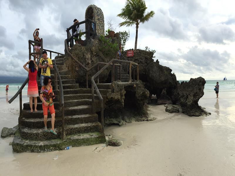 Mỏm đá có tượng Chúa