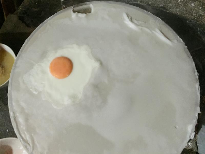 Bánh cuốn trứng