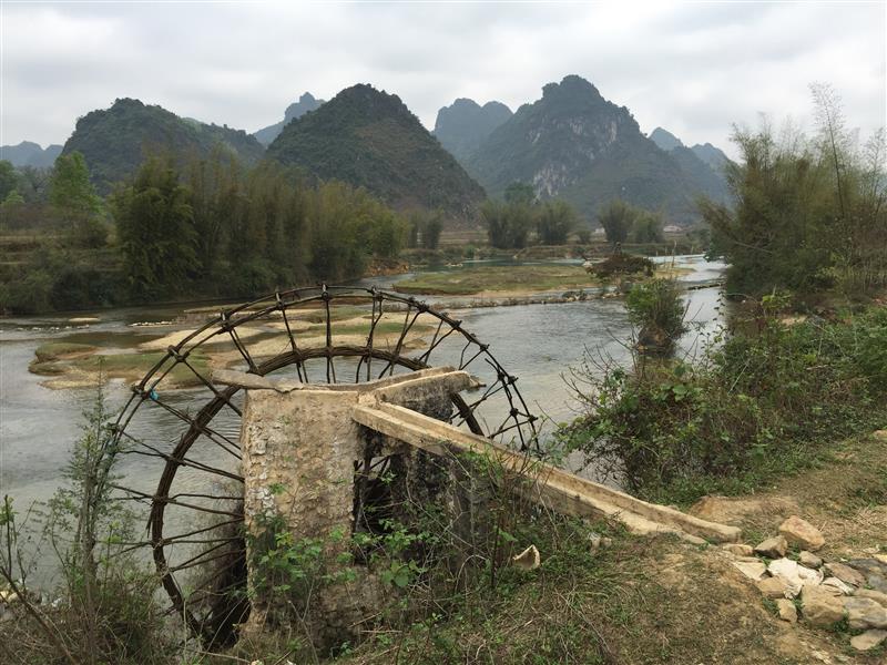 Đường đi đến Thác Bản Giốc