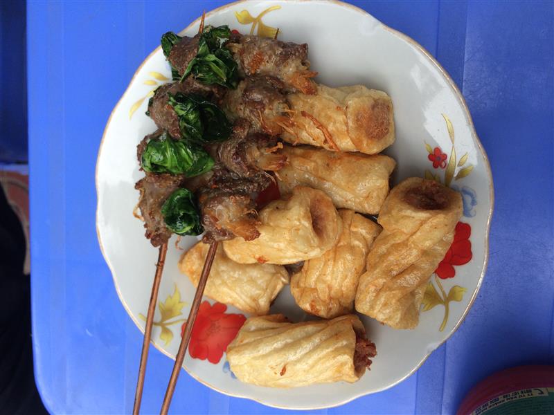 Chả mực, bò cuộn nấm kim châm, bò cuộc cải xanh