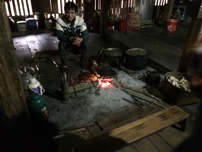 Bếp lửa trong nhà - Làng Văn Hóa Du Lịch Cộng Đồng Thôn THA
