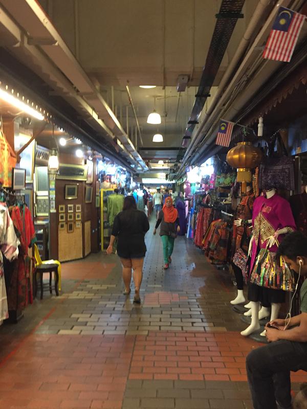 Bên trong Central Market