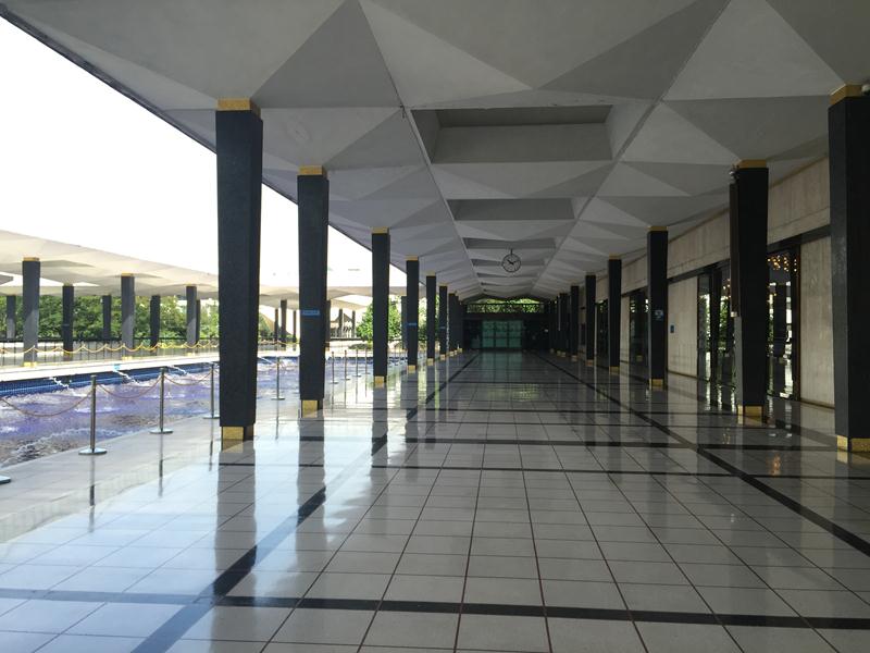 Bên trong National Mosque of Malaysia