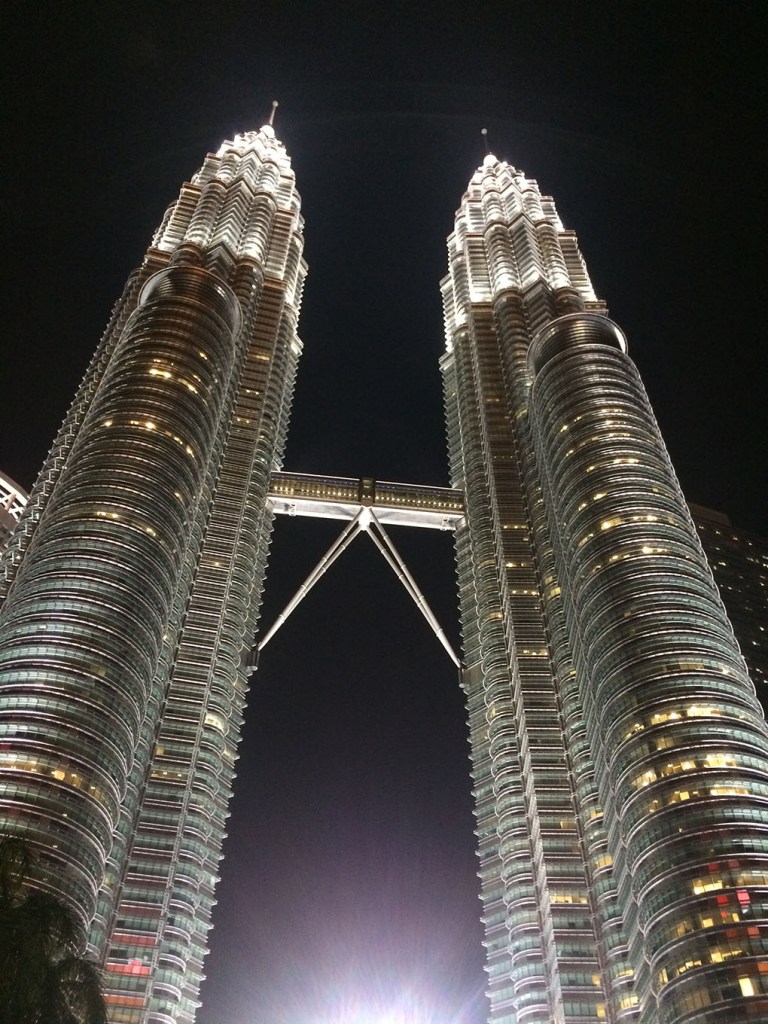 Tháp đôi Petronas Twin Towers