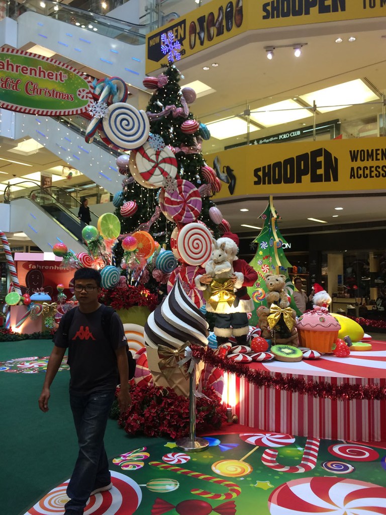 Trang trí Noel ở Fahrenheit mall