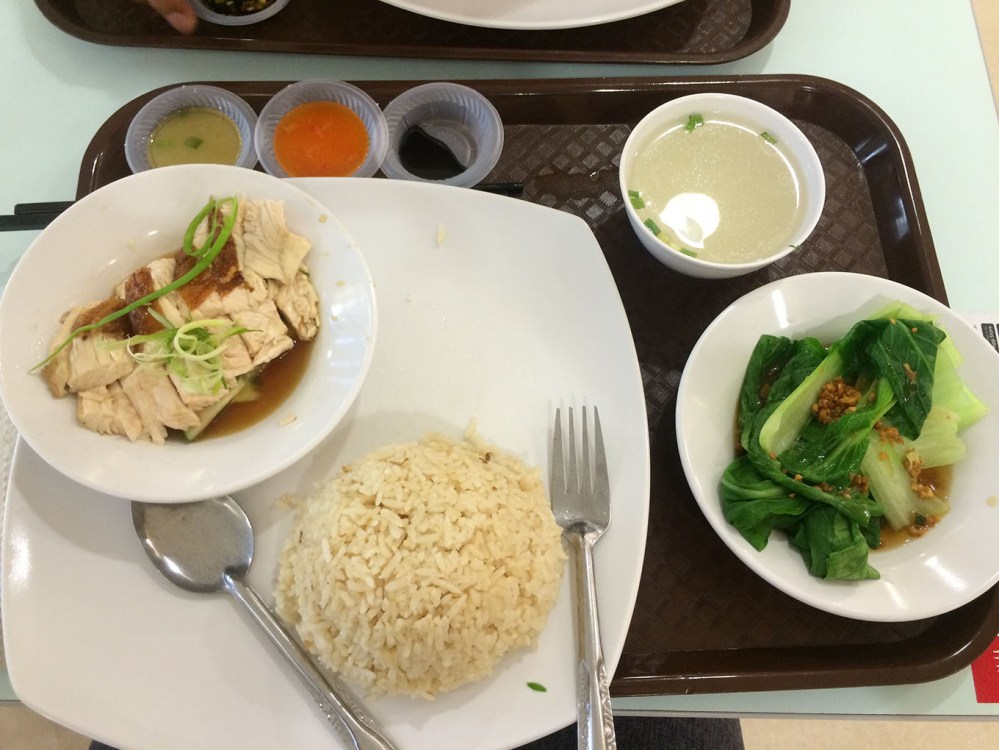 Cơm gà ở food court Fahrenheit