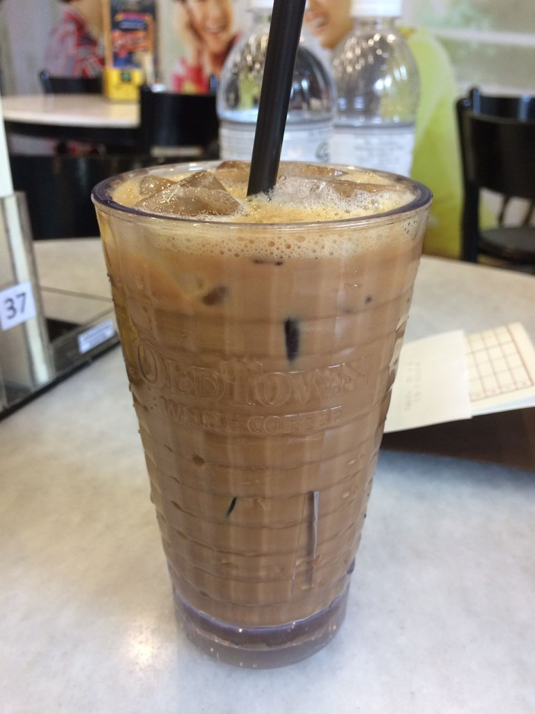 Cà phê sữa ở Old Town Coffee