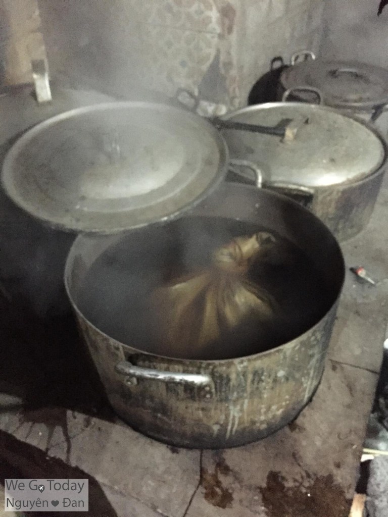 du-lich-tay-bac-hinh-noi-nau-la-thuoc