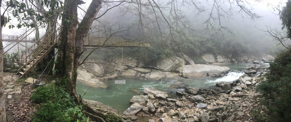 du-lich-tay-bac-hinh-dong-suoi-canh-cau-may-homestay