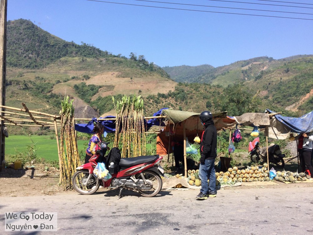 du-lich-tay-bac-hinh-sap-ban-dua-mia-tren-duong-toi-dien-bien