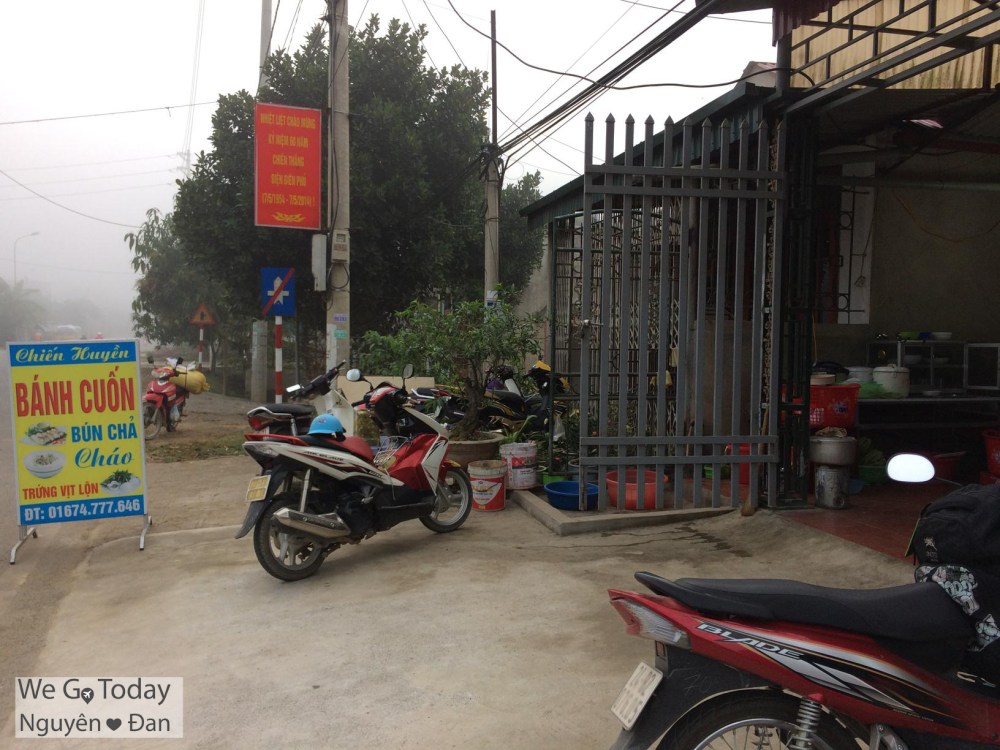 du-lich-tay-bac-hinh-quan-an-bun-thit-nuong-va-banh-uot-thit-nuong