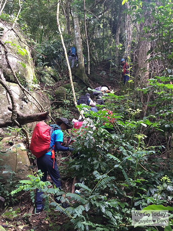 Đoạn đường khá khó đi