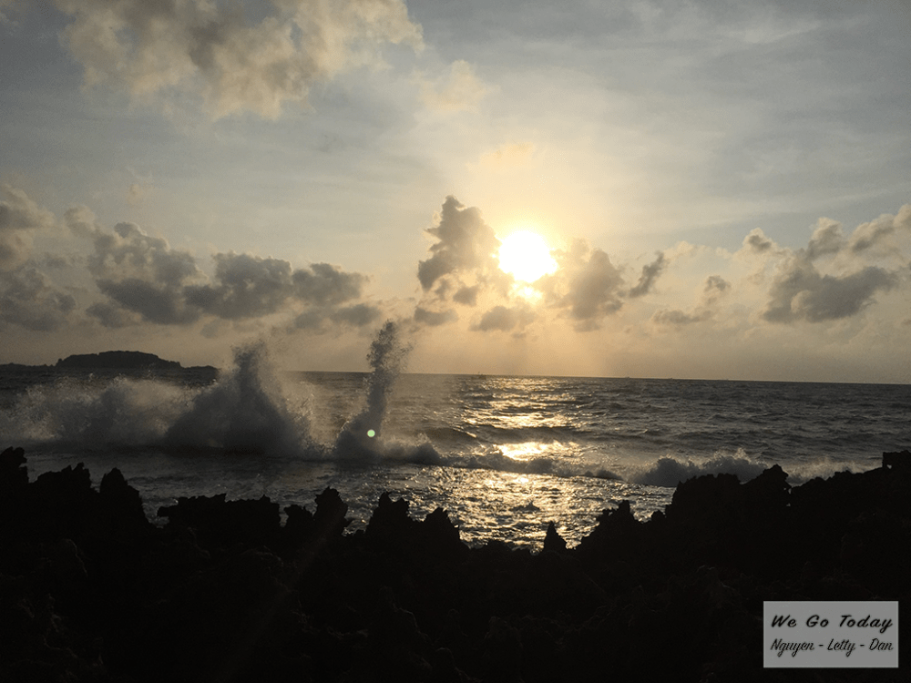 Bình minh Hòn Đỏ