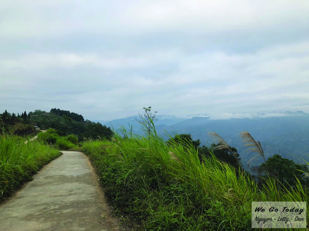 Đường qua bản Luốc