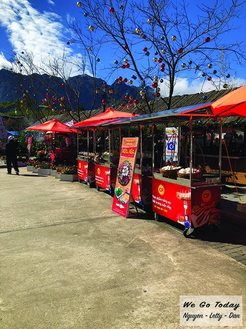 Quầy ăn uống ở trạm Hoàng Liên Sơn