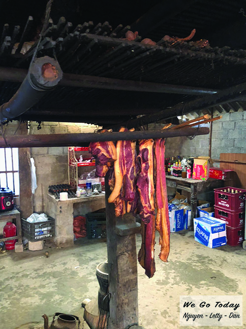 Thịt trâu gác bếp ở homestay Chảo Quẩy Tá