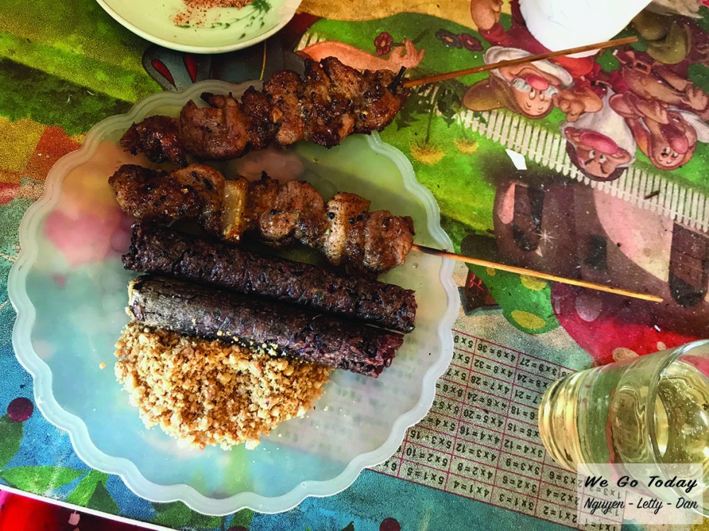 Cơm lam - thịt nướng trên đỉnh Ô Quy Hồ