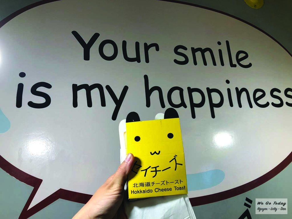 Cheese toast trong siêu thị Tunjungan - 28Rp/cái