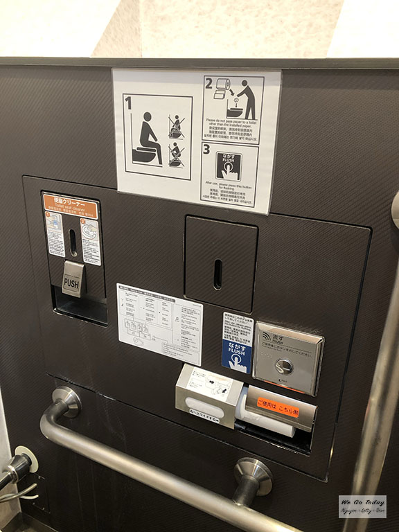 Ghi chú trong toilet