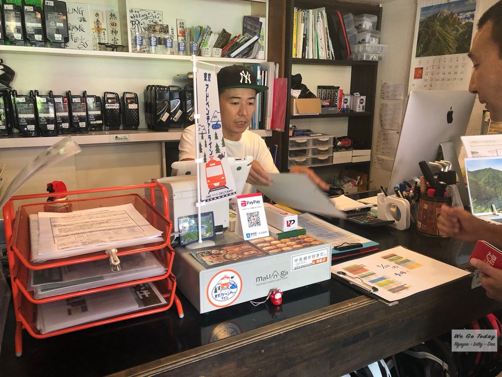 Tiệm Trekkling ở Okutama