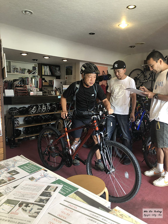 Tiệm Trekkling ở Okutama