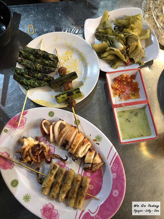 Xiên nướng Quán Đen bờ kè