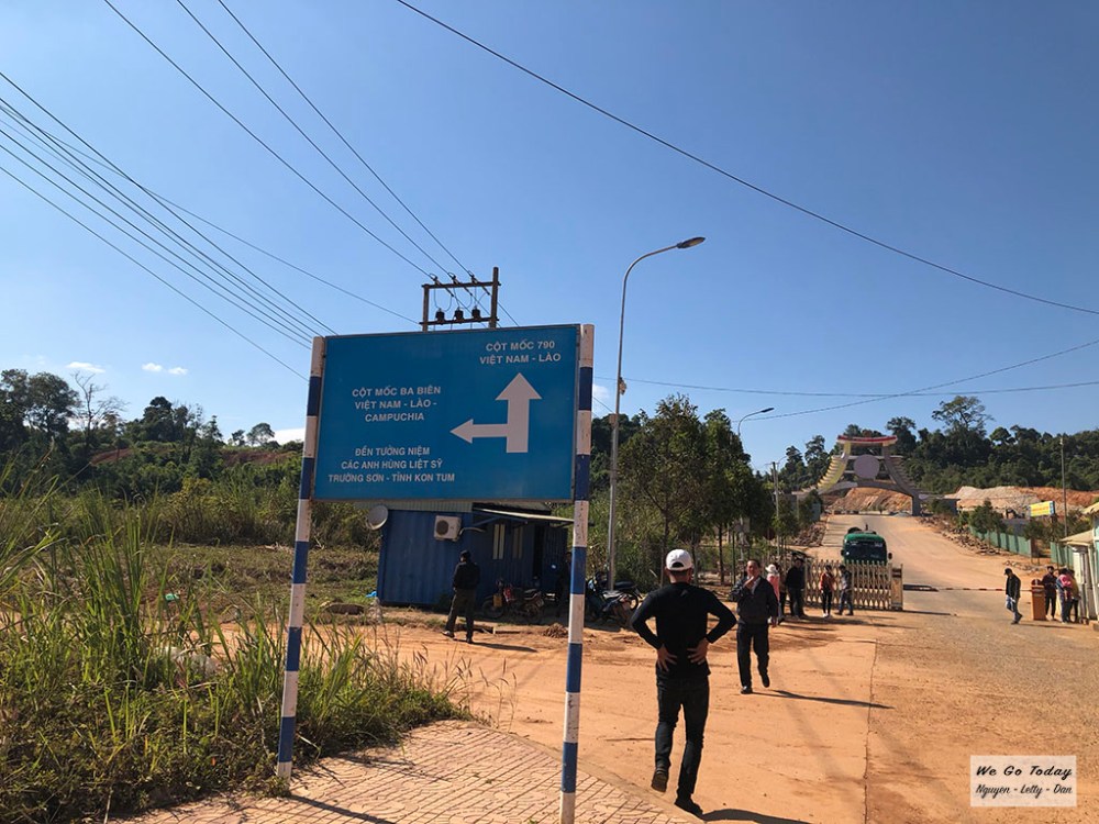 Đường đi ra ngã ba Đông Dương