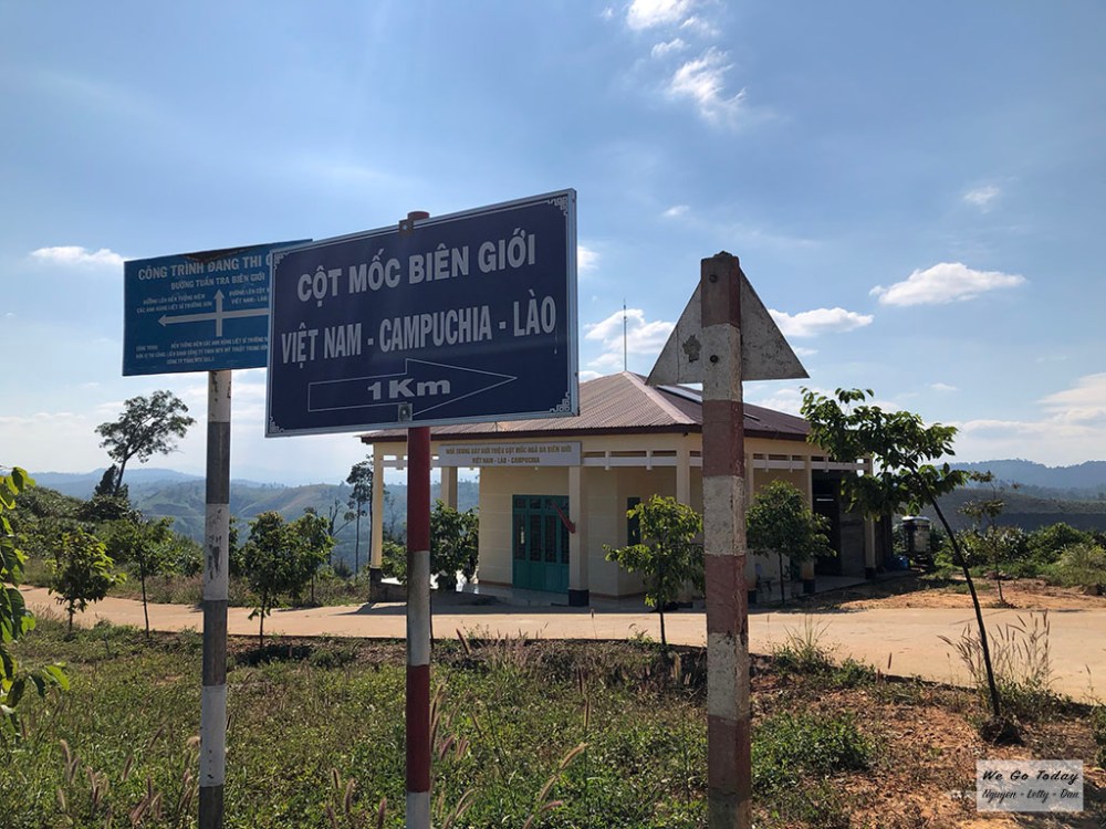 Đường đi ra ngã ba Đông Dương