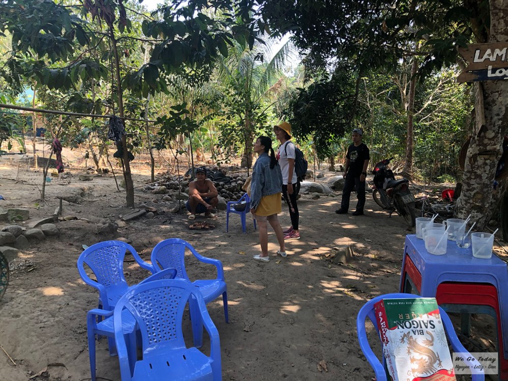 Quán ăn gà - Đường rẽ vào LaMien