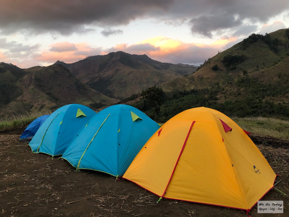 Buổi sáng ở bãi cắm trại