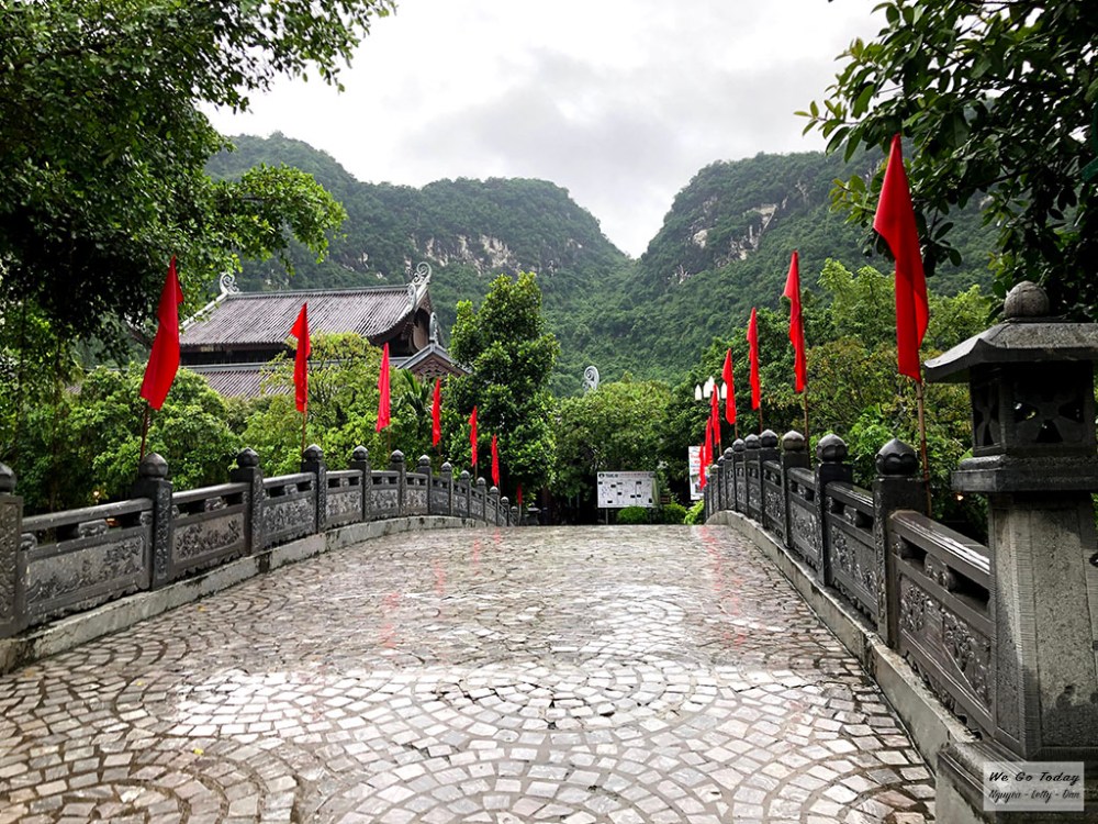 Bến thuyền Tràng An